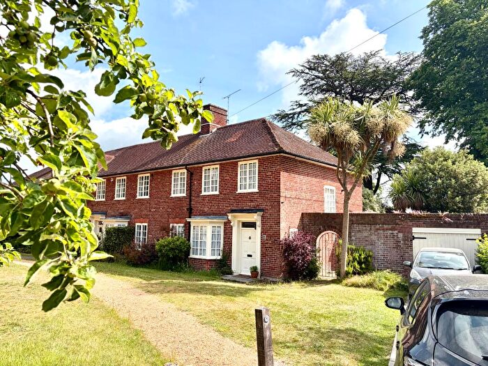 3 Bedroom Semi-Detached House To Rent In Highfield, S01