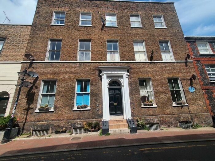 Flat To Rent In King Street, Margate, CT9
