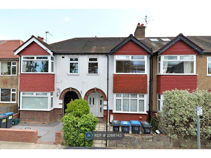 1 Bedroom Maisonette To Rent In Rothesay Avenue, London, SW20