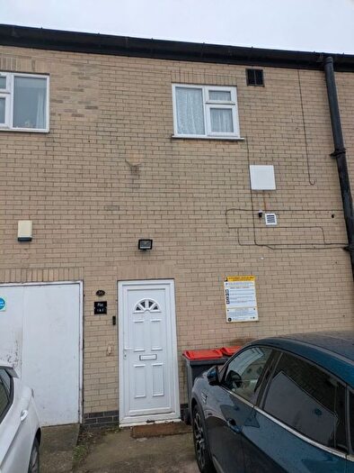 2 Bedroom Flat To Rent In High Street, Nottingham, NG15