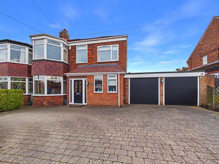 4 Bedroom Semi Detached House For Sale In Fairfield Avenue, Kirk Ella, Hull, HU10