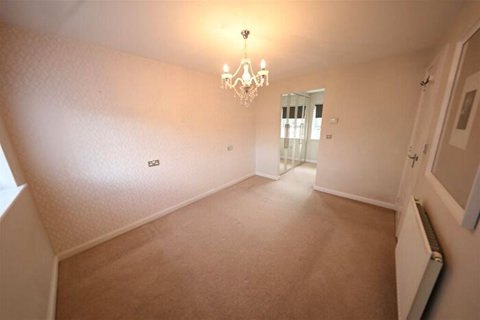 3 Bedroom Detached House For Sale In Calvert Lane, Hull, HU4