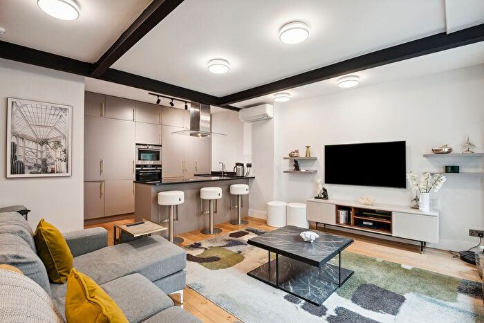 2 Bedroom Flat To Rent In Gloucester Place, Marylebone, W1U