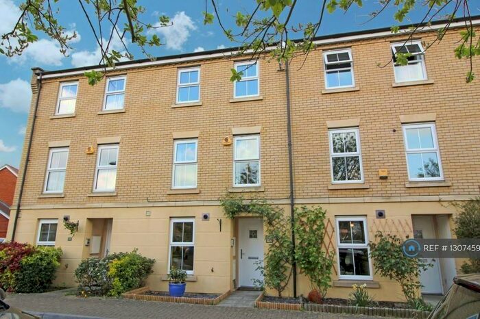 3 Bedroom Terraced House To Rent In The Nave, Essex, SS15