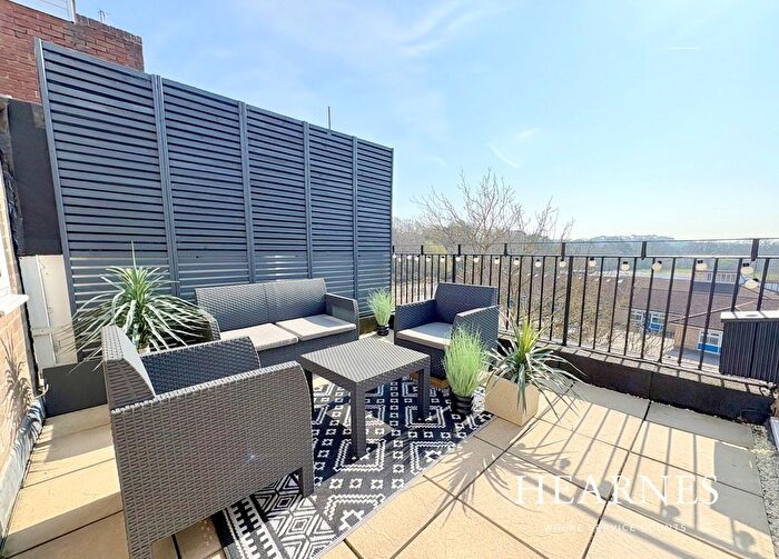 2 Bedroom Flat For Sale In Lower Parktone, Poole, BH14