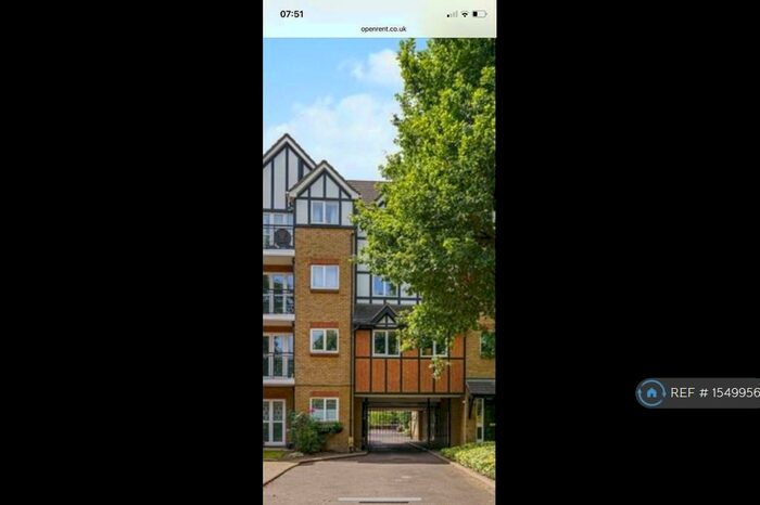2 Bedroom Flat To Rent In Brackley Road, Beckenham, BR3