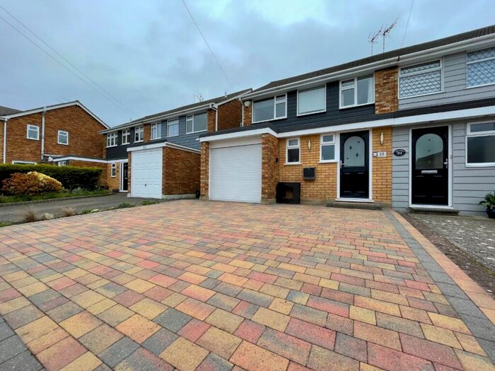 3 Bedroom Semi-Detached House To Rent In Borrowdale Close, Benfleet, SS7
