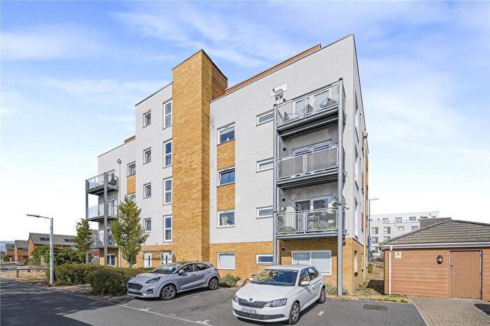 2 Bedroom Flat For Sale In Binnie Road, Dartford, Kent, DA1