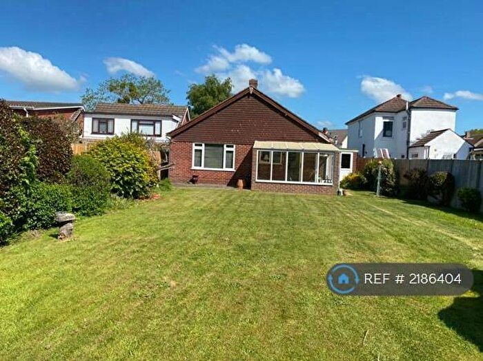 2 Bedroom Bungalow To Rent In The Drive, Fareham, PO16