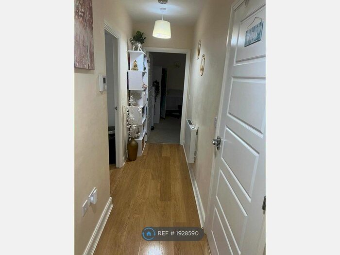 2 Bedroom Flat To Rent In Lowry Court, Harrow, HA3