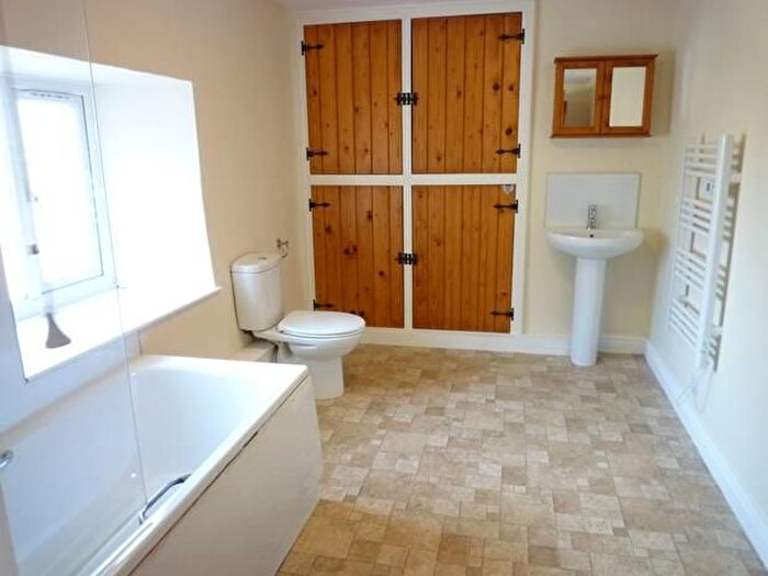 5 Bedroom Town House To Rent In Sutcombe, Holsworthy, EX22