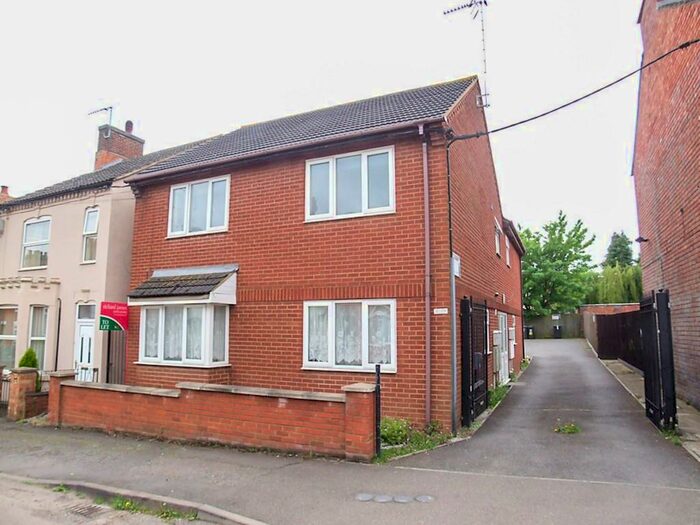 1 Bedroom Apartment To Rent In Queen Street, Irthlingborough, NN9