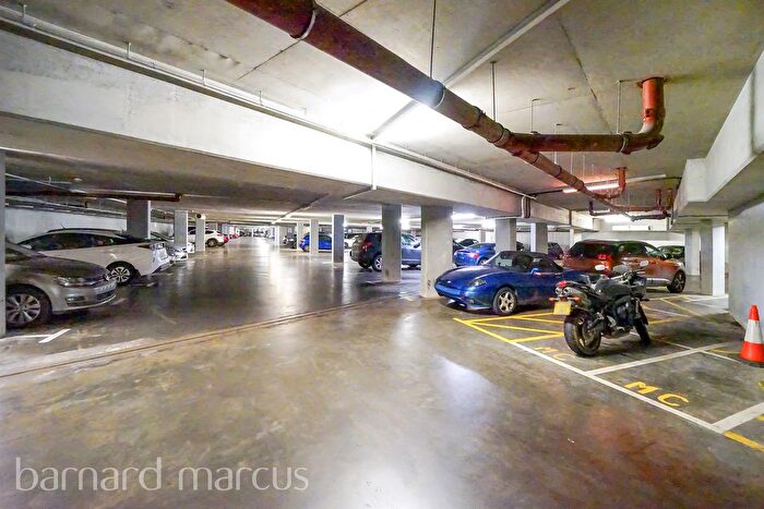 2 Bedroom Flat For Sale In Hatton Road, Wembley, HA0