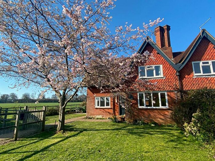 3 Bedroom Cottage To Rent In Sunlight Cottages, SO21