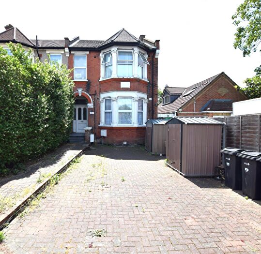1 Bedroom Ground Maisonette To Rent In Cameron Road, Ilford, IG3