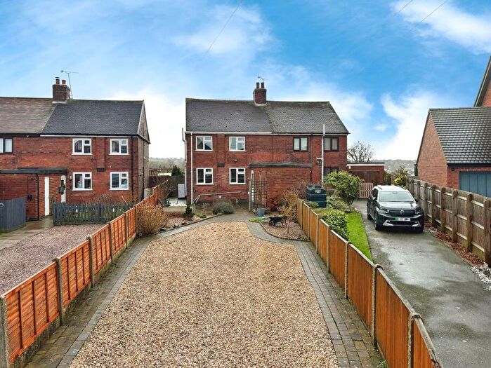 3 Bedroom Semi-Detached House For Sale In Tower Road, Swadlincote, DE11
