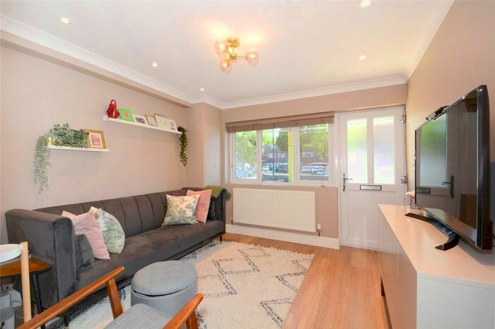 4 Bedroom Terraced House To Rent In Bletsoe Walk, Islington, London, N1