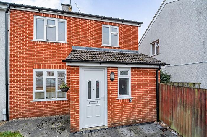 3 Bedroom End Of Terrace House To Rent In Farringford Road, Thornhill, Southampton, Hampshire, SO19