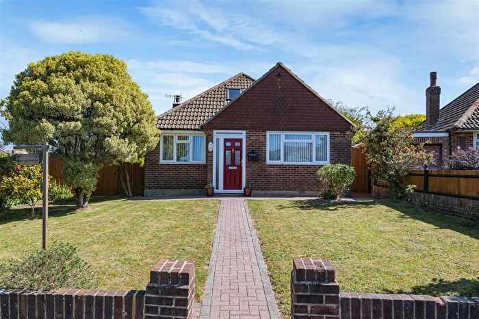 3 Bedroom Bungalow For Sale In Hastings Avenue, Seaford, BN25