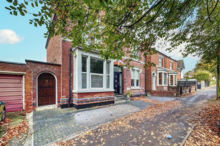 3 Bedroom Semi-Detached House For Sale In Higham Road, Rushden, NN10