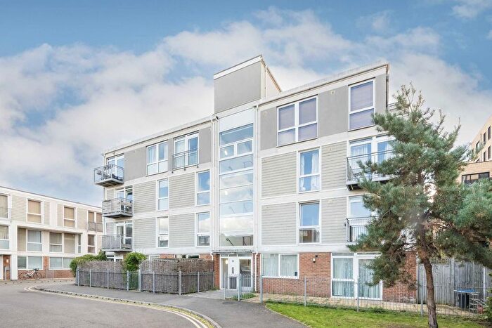 1 Bedroom Flat For Sale In Brownell Place, Hanwell, W7