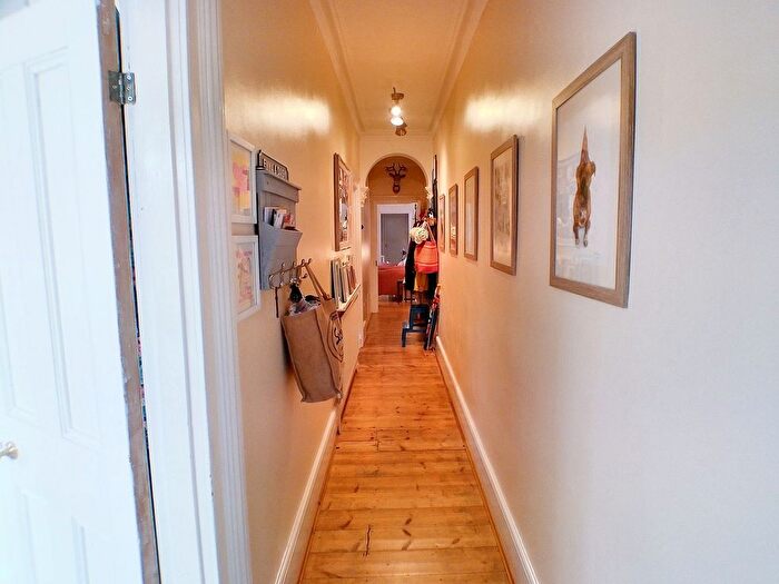 2 Bedroom Maisonette For Sale In The Grove, Aldershot, GU11