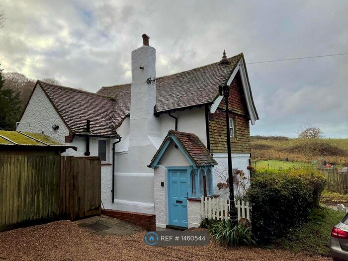 2 Bedroom Detached House To Rent In Park Lane, Reigate, RH2