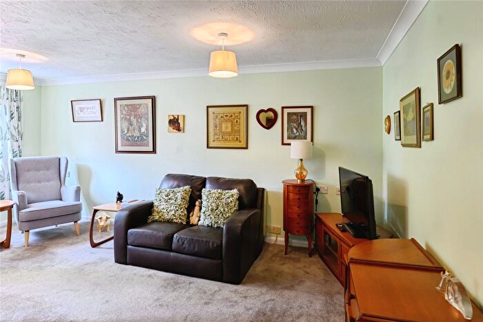 1 Bedroom Flat For Sale In Spalding Court, Chelmsford, CM1