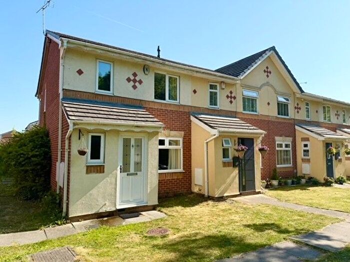 3 Bedroom Mews To Rent In Monarch Close, Crewe, CW2