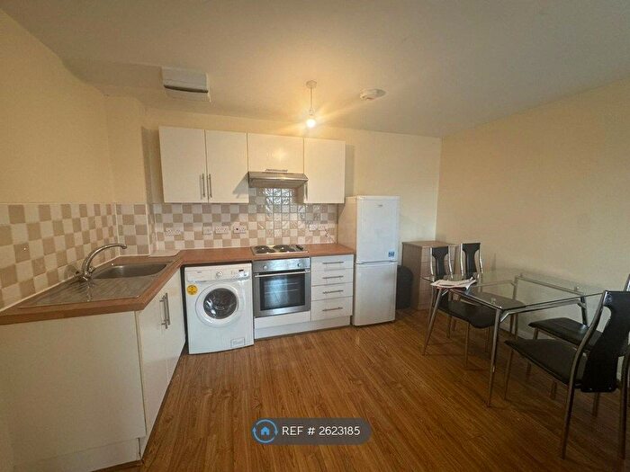 2 Bedroom Flat To Rent In City Link, Salford, M50