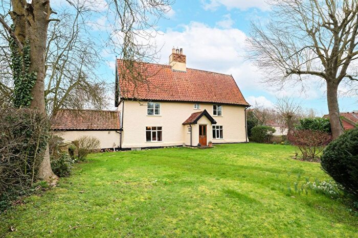 5 Bedroom Detached House For Sale In The Street, Tharston, NR15