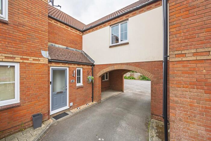 3 Bedroom House For Sale In Abbotsbury Way, Swindon, SN25