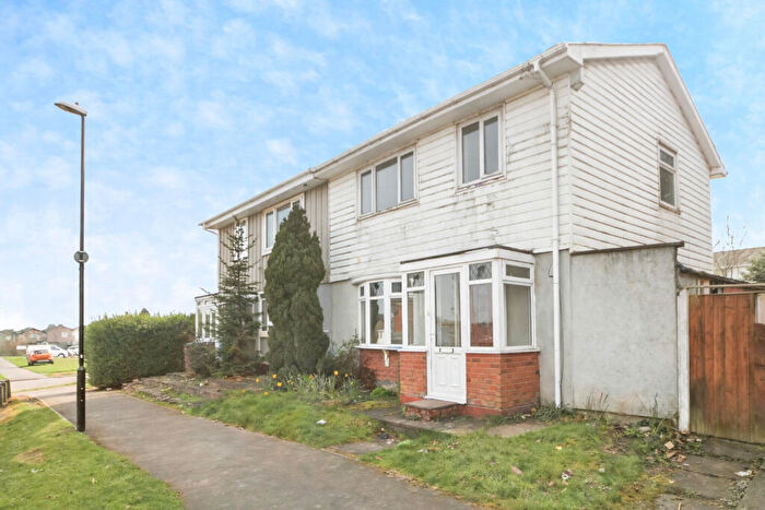 3 Bedroom Semi Detached House For Sale In Howcotte Green, Coventry, CV4