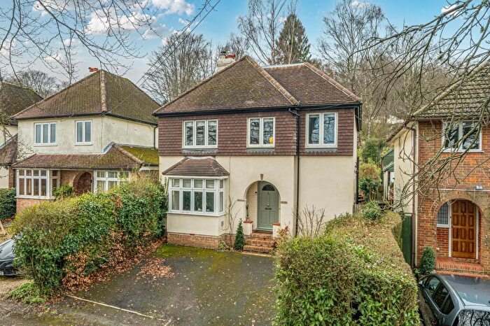 4 Bedroom Detached House For Sale In Fir Tree Avenue, Haslemere, GU27