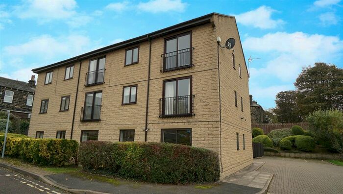 2 Bedroom Flat To Rent In Kerry Court, Horsforth, Leeds, LS18