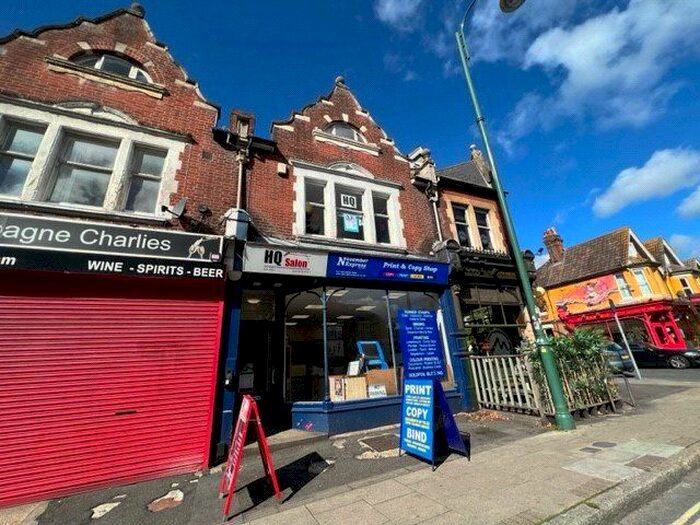 3 Bedroom Flat To Rent In Portswood Road, Southampton, Hampshire, SO17