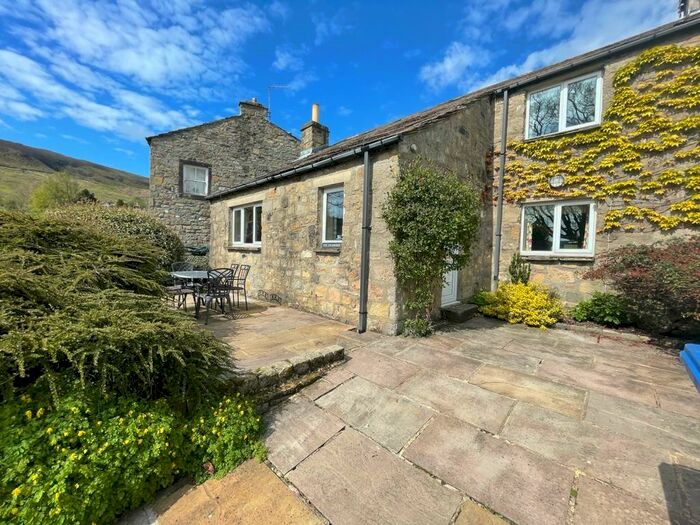 3 Bedroom Semi-Detached House To Rent In The Sycamores, Burnsall, BD23