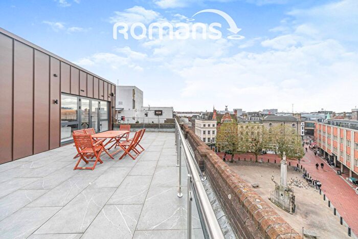 2 Bedroom Flat To Rent In Market Place, Reading, Berkshire, RG1