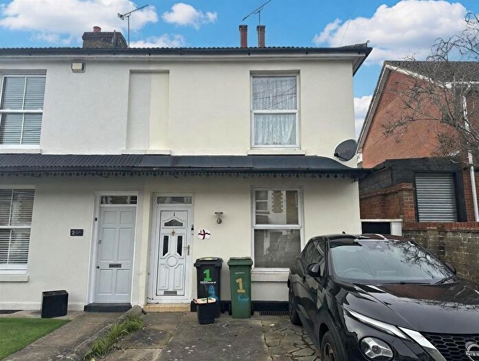 2 Bedroom End Terrace House For Sale In St. Georges Square, Maidstone, ME16