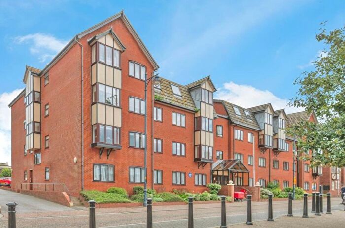 1 Bedroom Flat For Sale In Deneside, Great Yarmouth, NR30