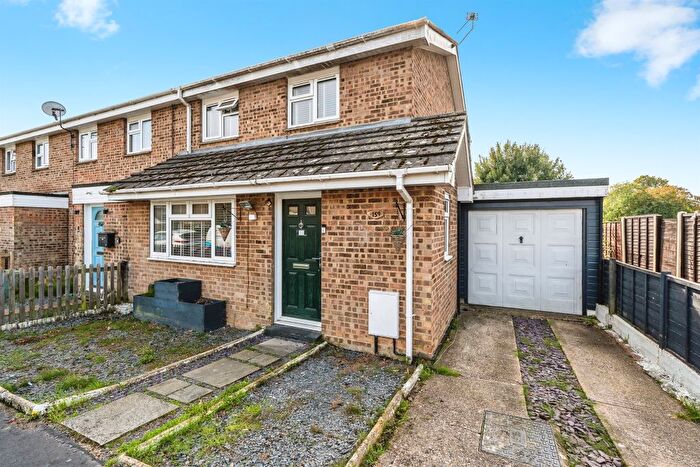 3 Bedroom End Of Terrace House For Sale In Fleming Avenue, North Baddesley, Southampton, SO52