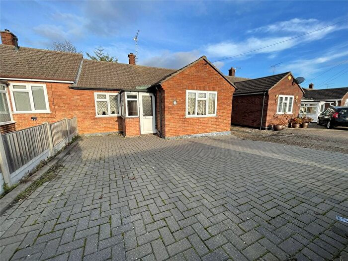 3 Bedroom Bungalow For Sale In Monks Haven, Stanford-Le-Hope, Essex, SS17