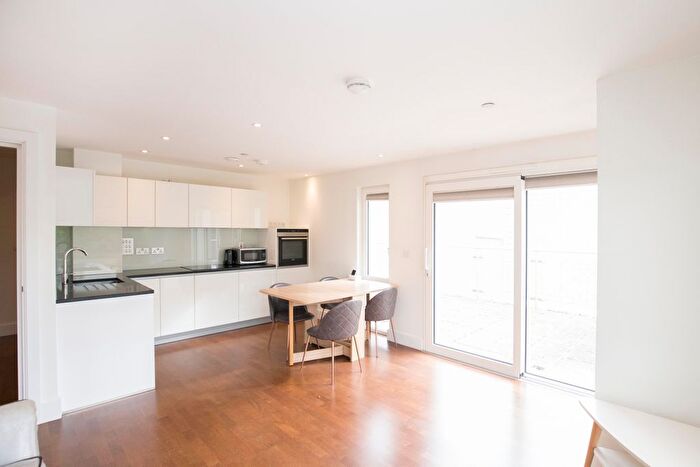 1 Bedroom Flat To Rent In Henry Macaulay Avenue, Kingston Upon Thames, KT2