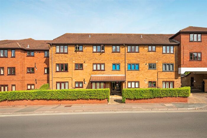 2 Bedroom Flat To Rent In Imperial Court, Imperial Road, Windsor, SL4