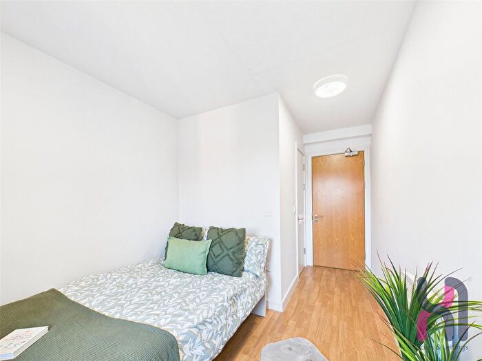 1 Bedroom Property To Rent In Queensland Place, Chatham Place, Liverpool, Merseyside, L7