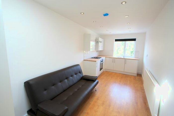 Studio To Rent In Walworth Road, Elephant And Castle, SE17
