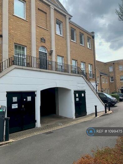 2 Bedroom Flat To Rent In Sovereign View, London, SE16