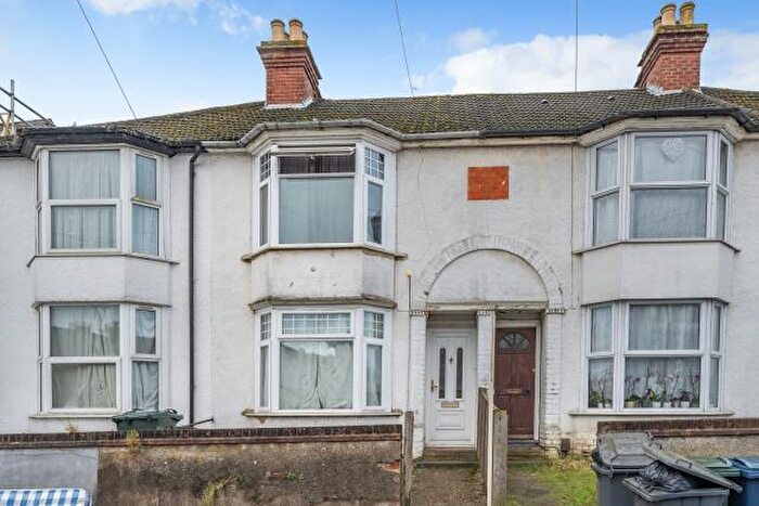4 Bedroom Terraced House For Sale In Abercromby Avenue, High Wycombe, HP12