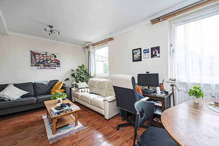 3 Bedroom Maisonette For Sale In James Campbell House, Old Ford Road, Bethnal Green, London, E2