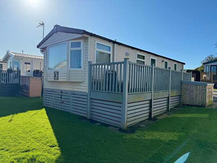 2 Bedroom Mobile/park Home For Sale In Merlewood Country Park, Cartford Lane, Little Eccleston, Preston, PR3